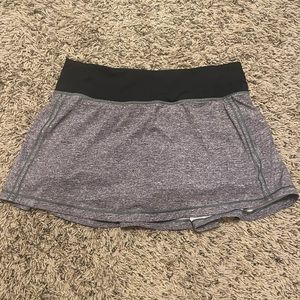 Grey lulu skirt size 4